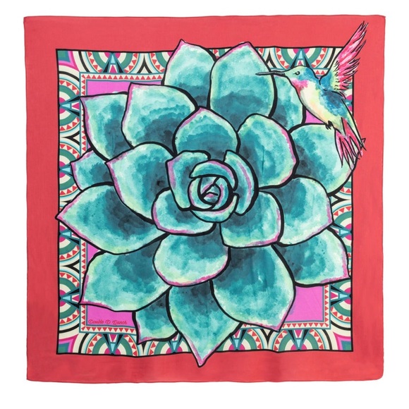 Double D Nectar Robber Scarf